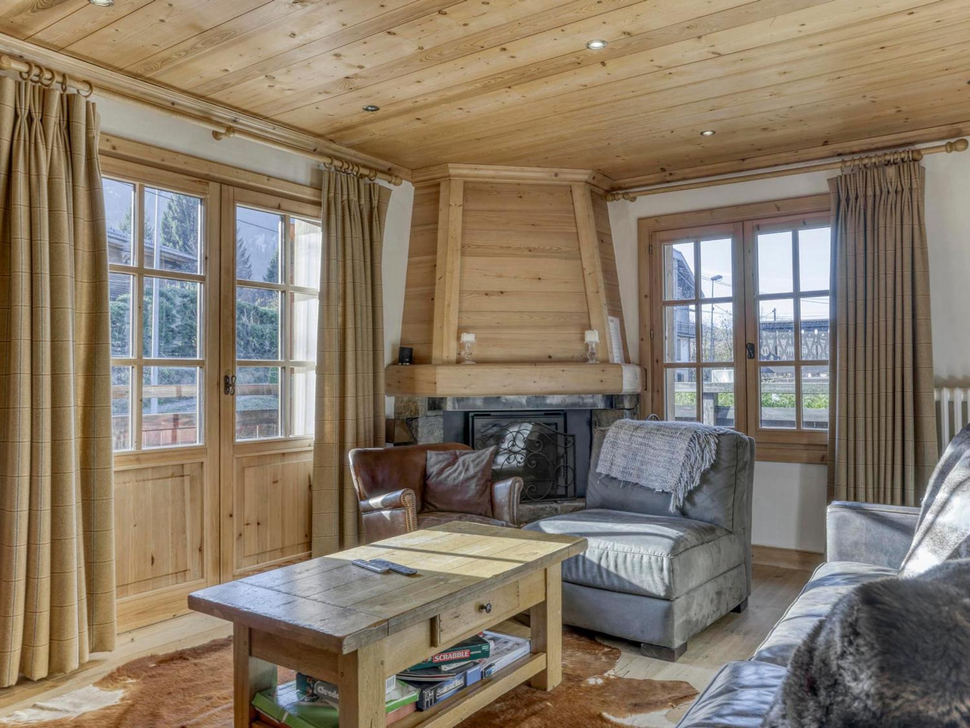 Chalet Chalet De Charme 4 Chambres, Balcons, Jardin, Proche Centre Et Telecabine - Fr-1-453-12